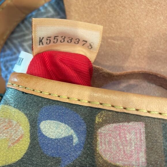 Dooney & Bourke Small Shoulder Bag East/West Flap Authentic - Picture 11 of 12